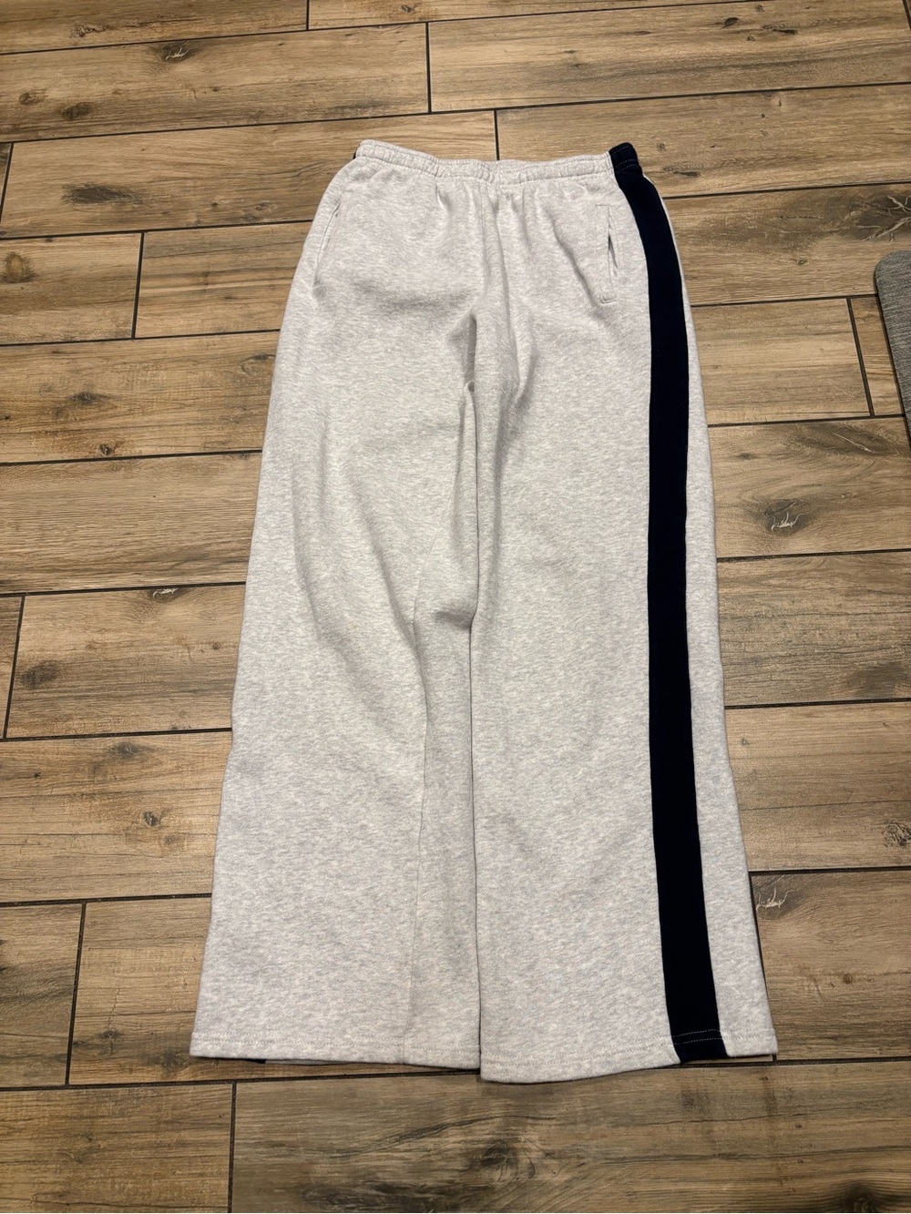 Baggy Brandy Melville Grey Side Stripe Wide Leg Fleece Sweatpants One Size